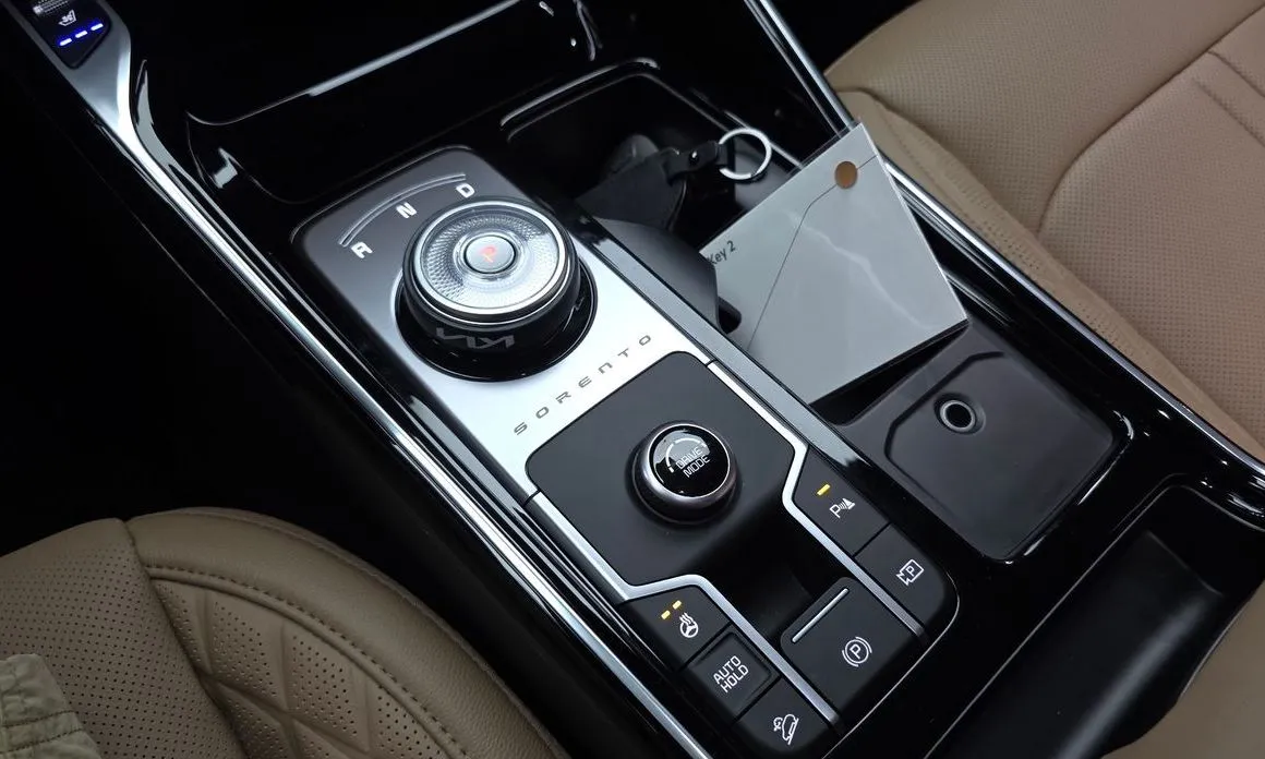 Kia Sorento — фото 9