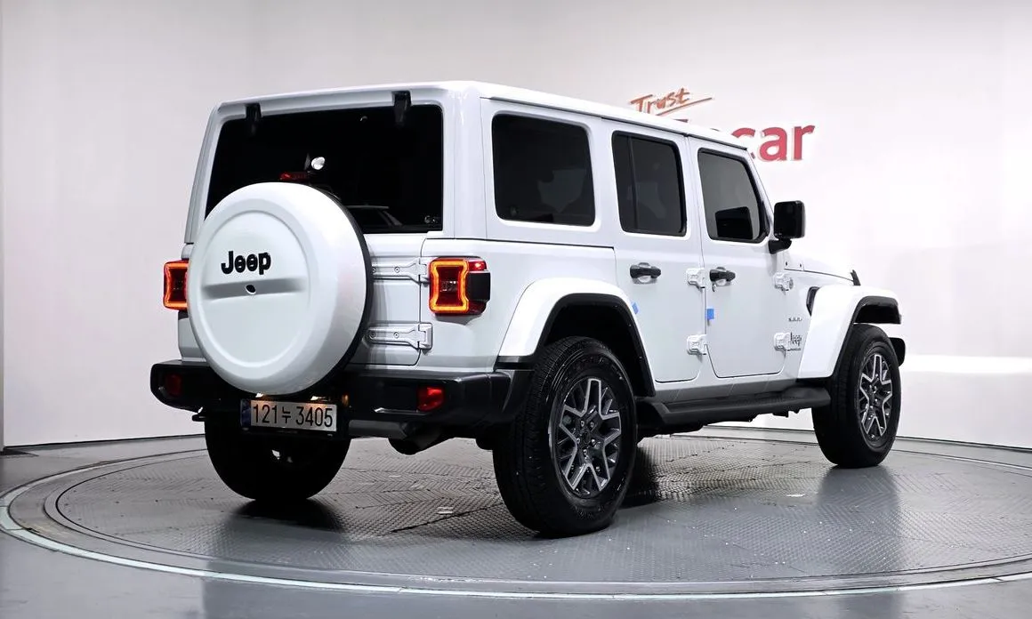 Jeep Wrangler — фото 9