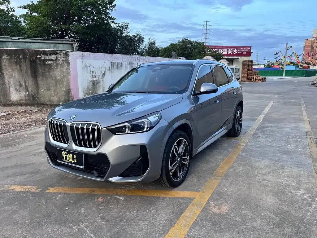 BMW X1 — фото 1