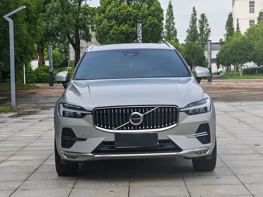 Volvo XC60 — фото 10