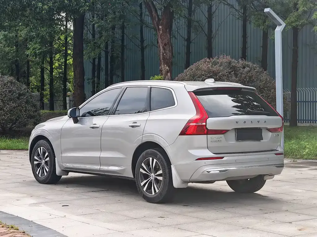 Volvo XC60 — фото 6