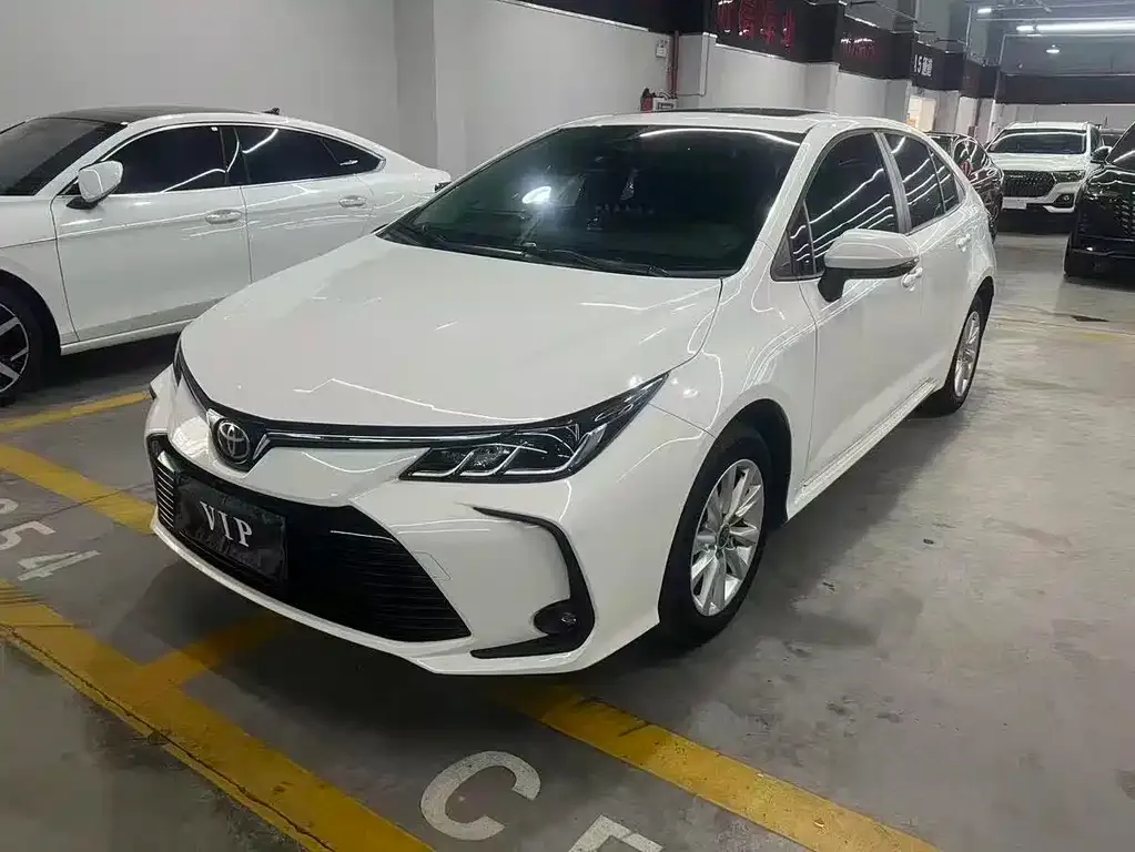 Toyota Corolla — фото 1