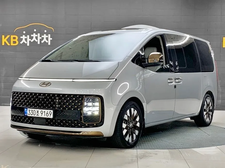 Hyundai Staria — фото 1