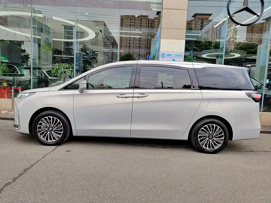 Buick GL8 Hybrid — фото 8