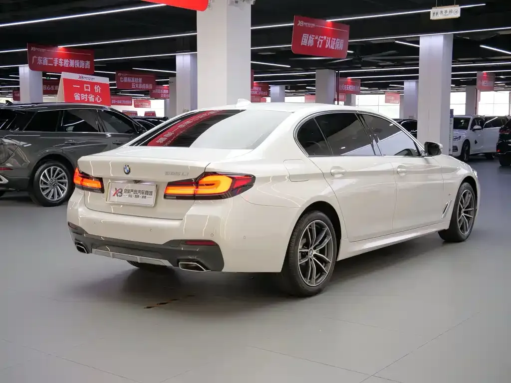 BMW 5 Series — фото 10