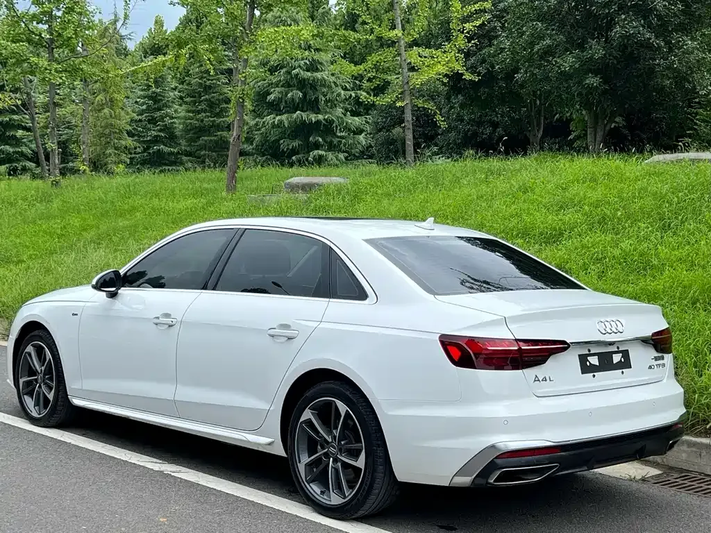 Audi A4L — фото 7