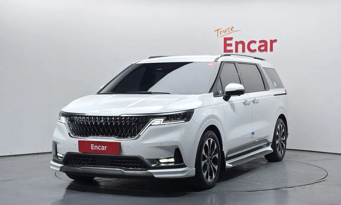 Kia Carnival — фото 1