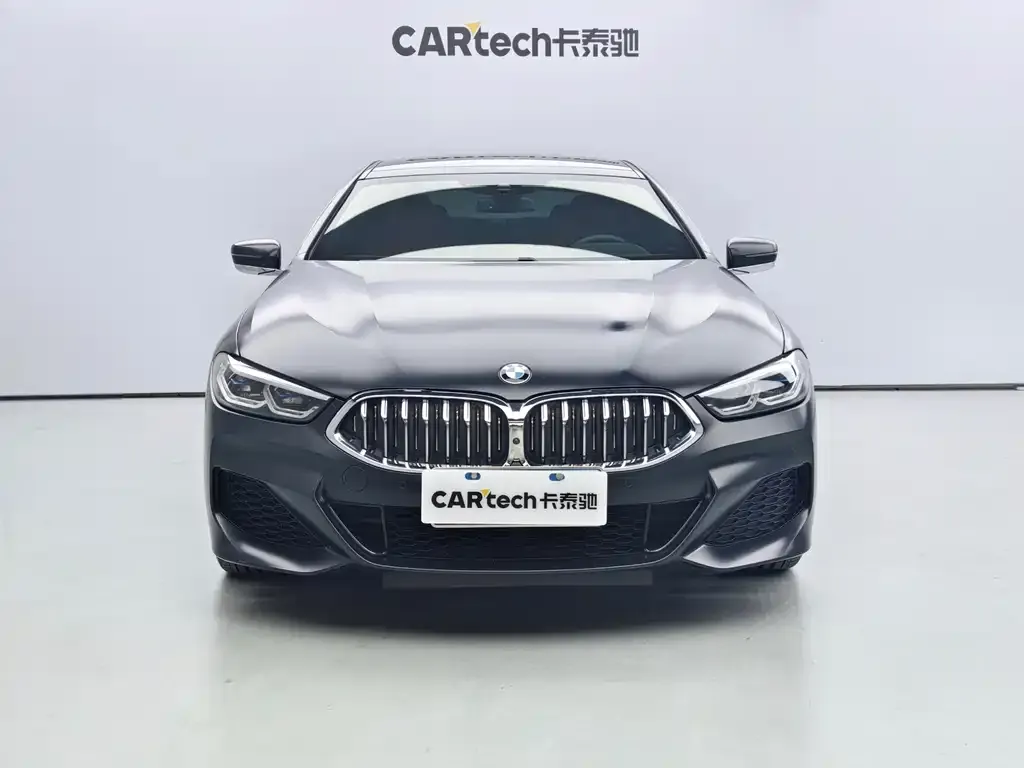 BMW 8 Series — фото 2