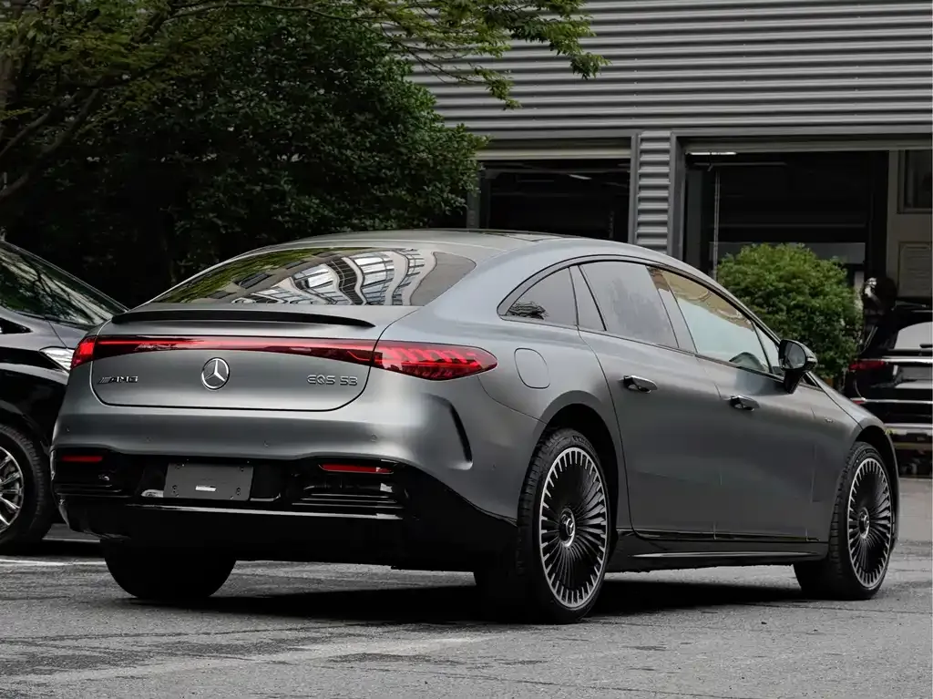 Mercedes-Benz EQS AMG — фото 5