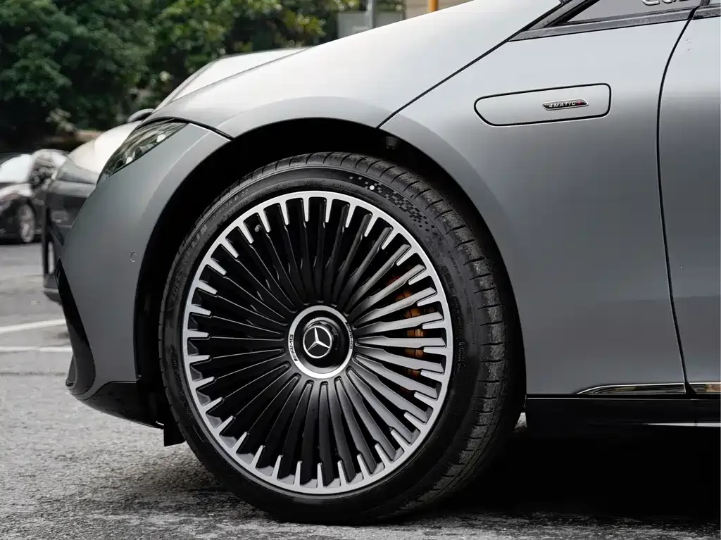 Mercedes-Benz EQS AMG — фото 4