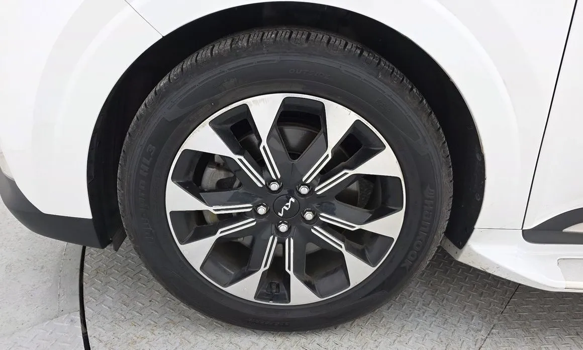 Kia Carnival — фото 10