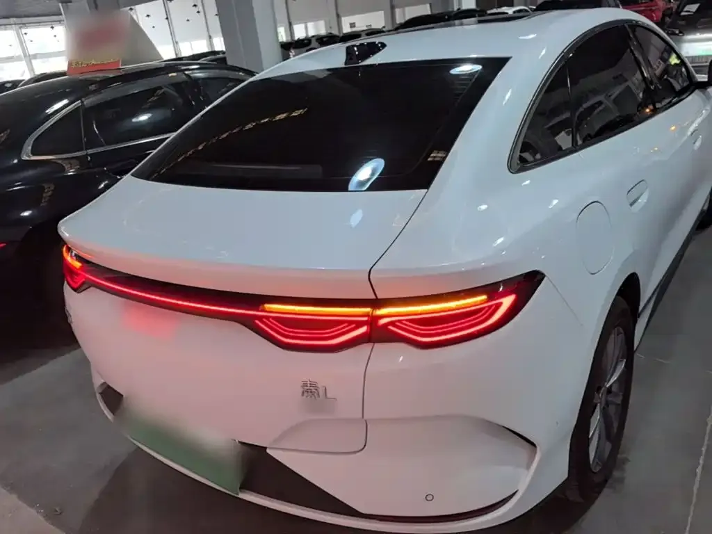 BYD Qin L — фото 7