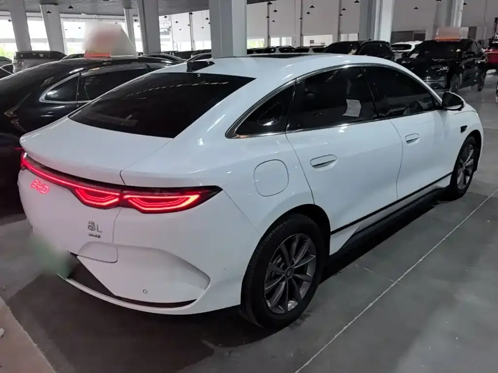 BYD Qin L — фото 9