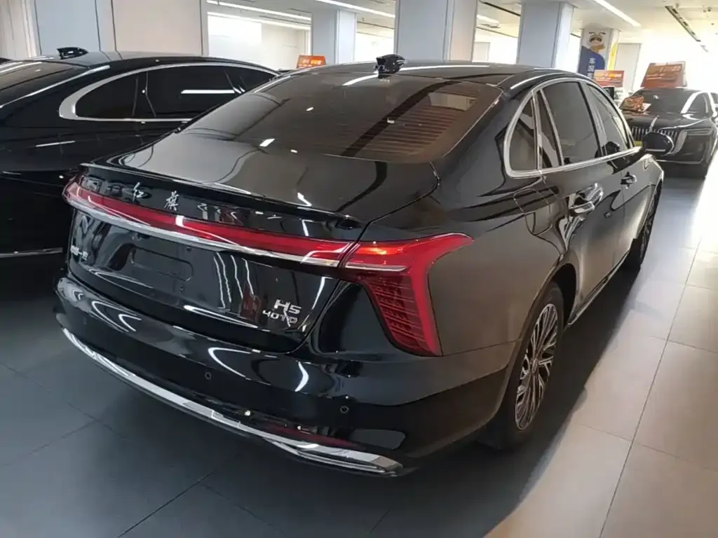Hongqi H5 — фото 10