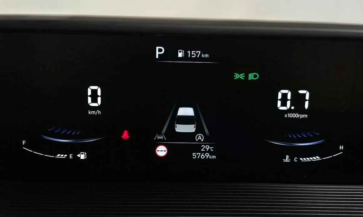 Hyundai Staria — фото 2
