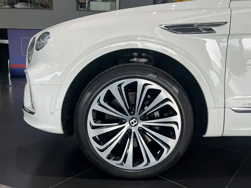 Bentley Bentayga — фото 5