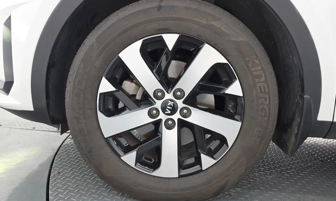 Kia Sorento — фото 9