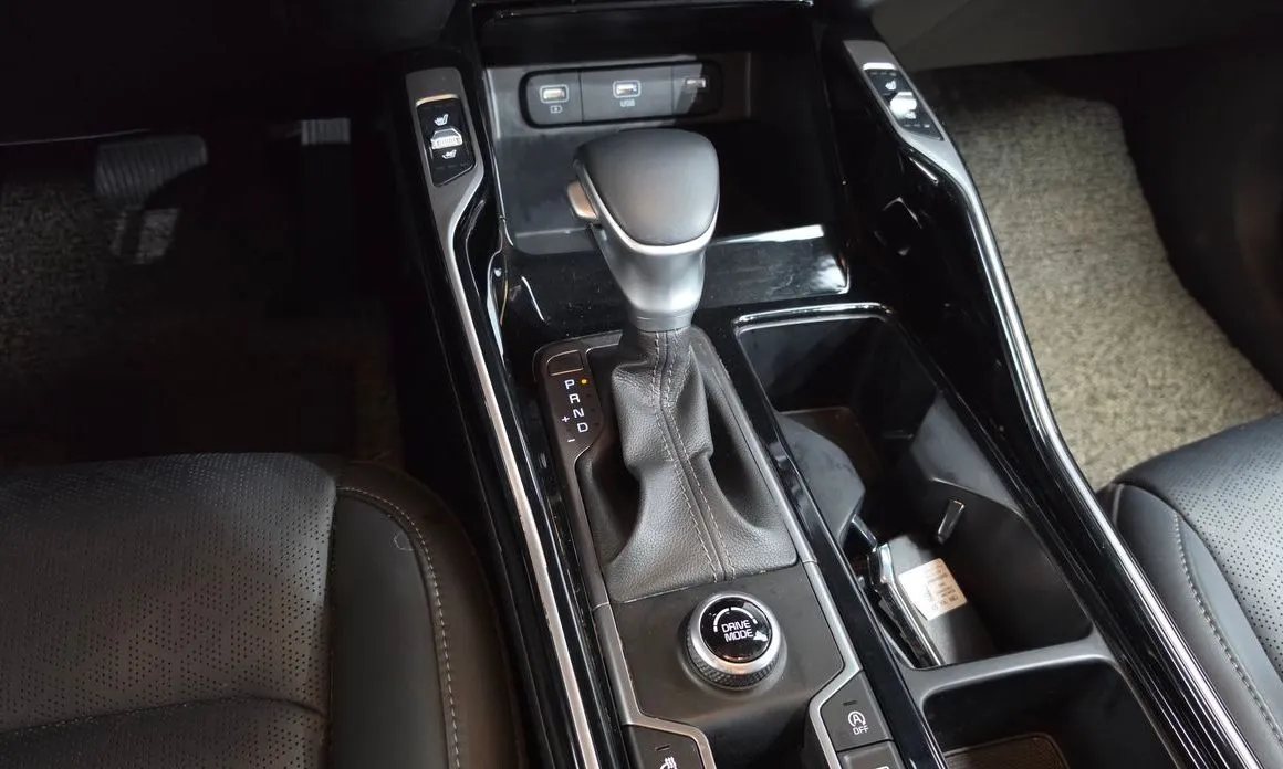 Kia Sorento — фото 10