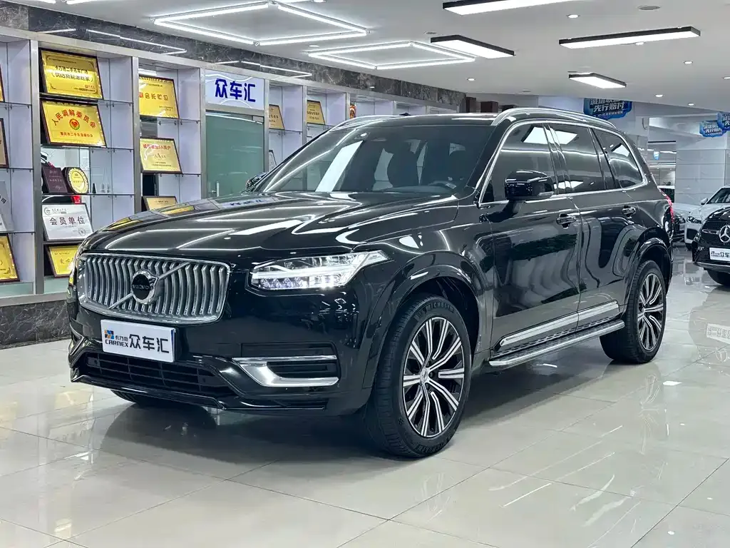 Volvo XC90 — фото 1
