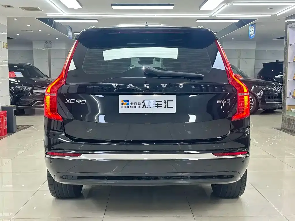 Volvo XC90 — фото 10