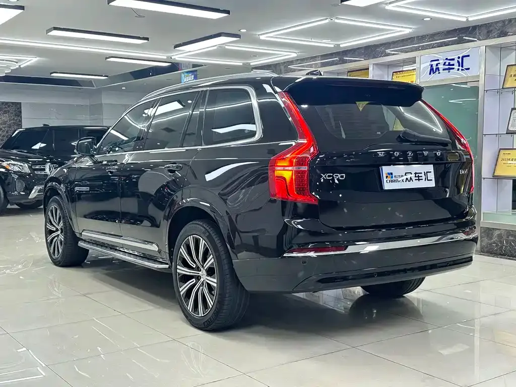 Volvo XC90 — фото 9
