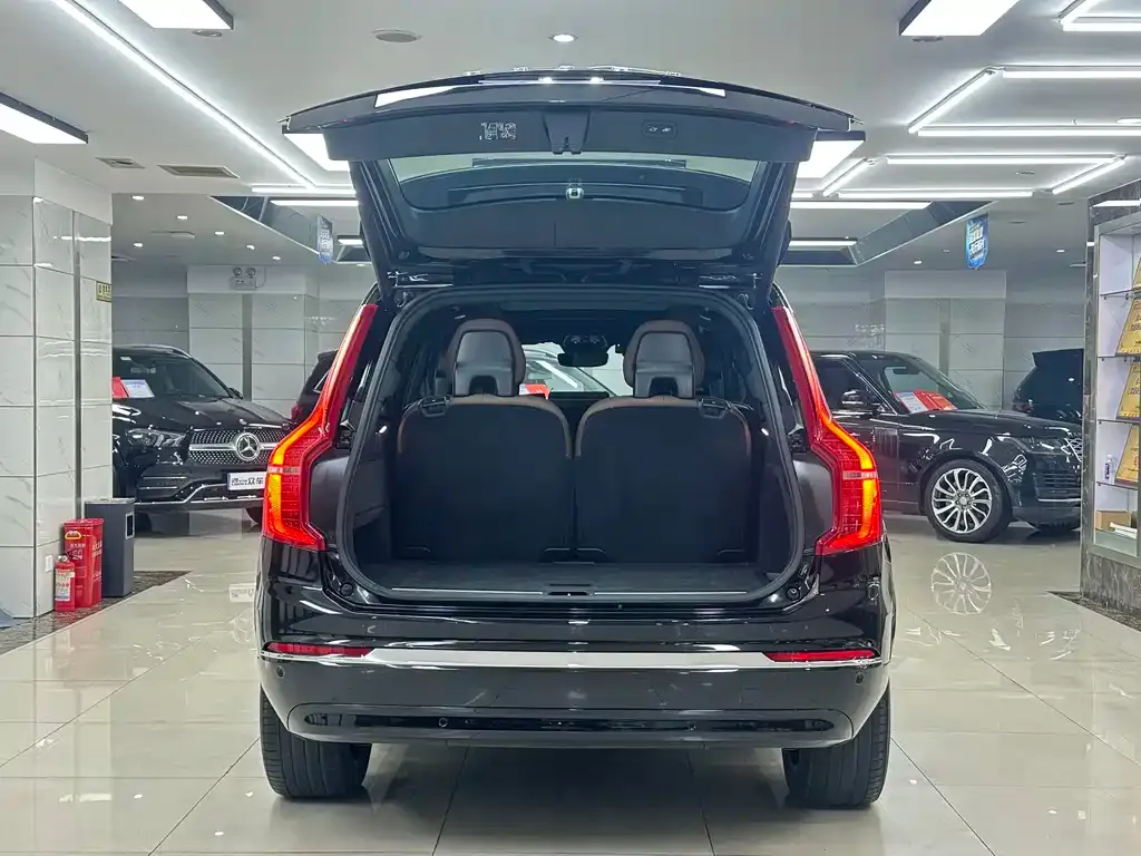 Volvo XC90 — фото 6