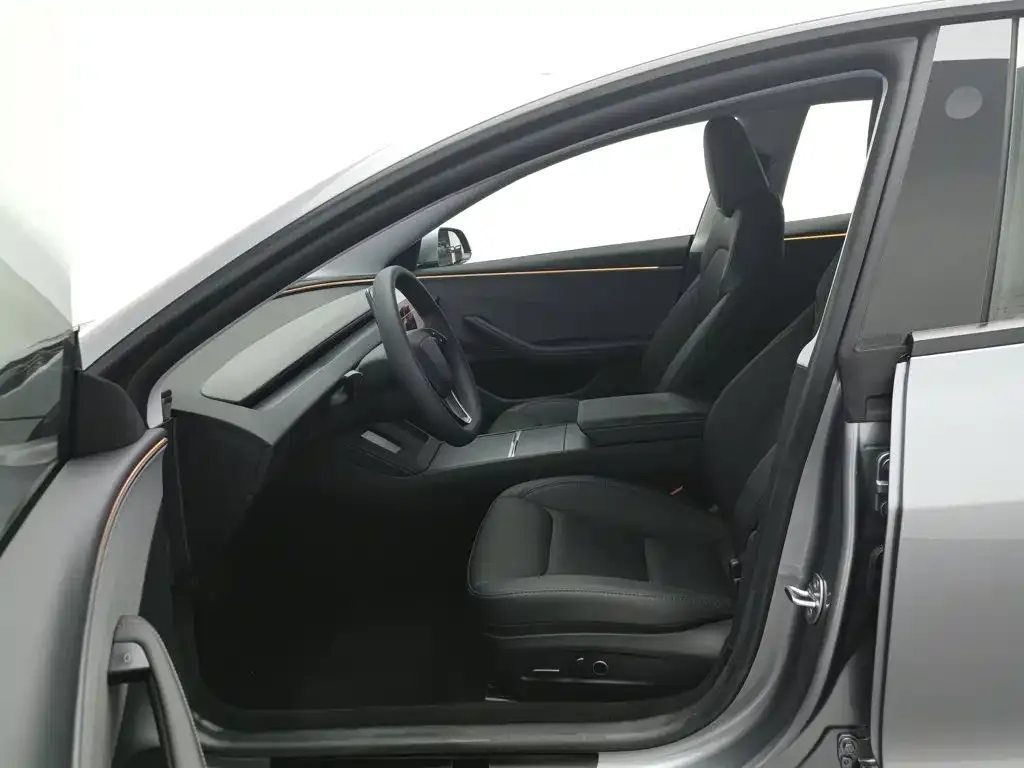 Tesla Model 3 — фото 10