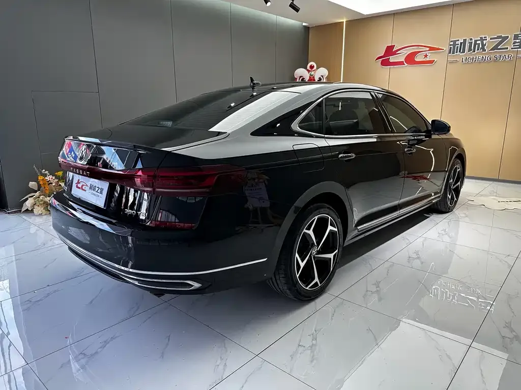 Volkswagen Passat — фото 7