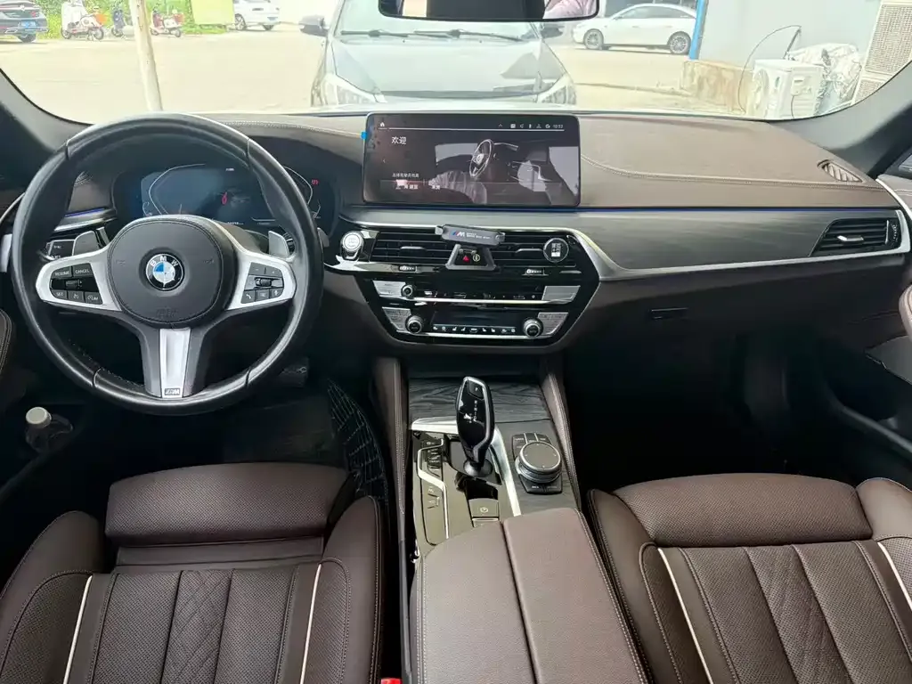 BMW 5 Series — фото 4