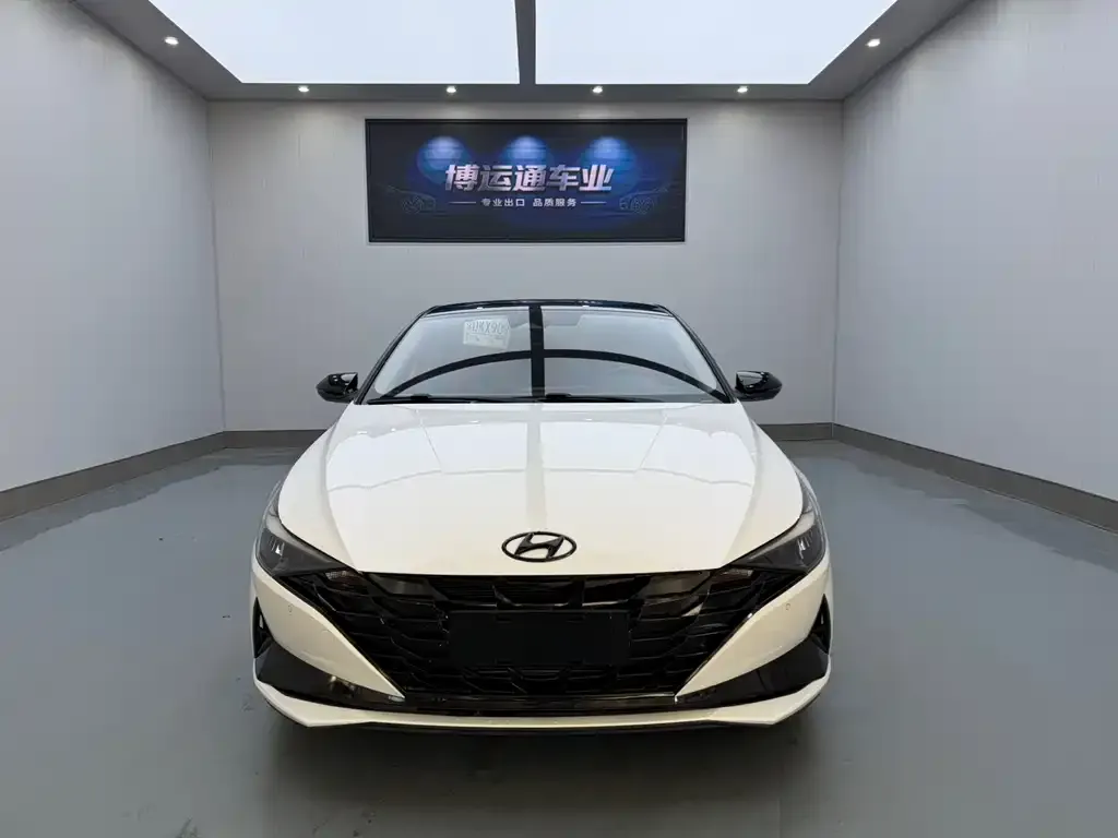 Hyundai Elantra — фото 3