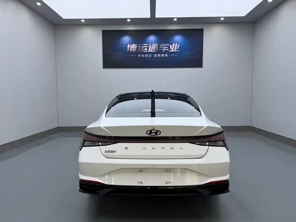Hyundai Elantra — фото 4