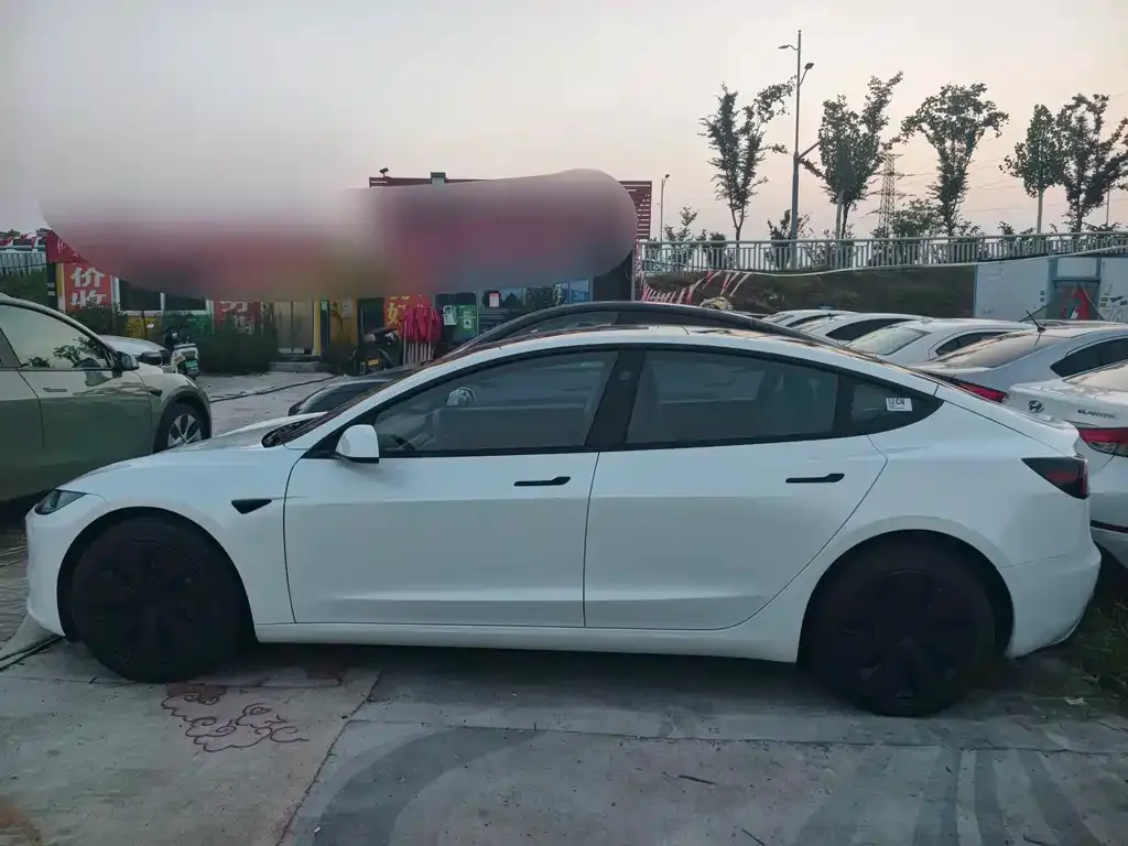 Tesla Model 3 — фото 3