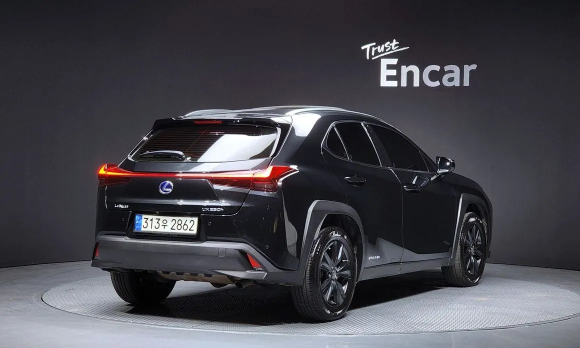Lexus UX — фото 5