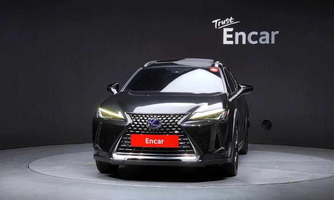 Lexus UX — фото 3