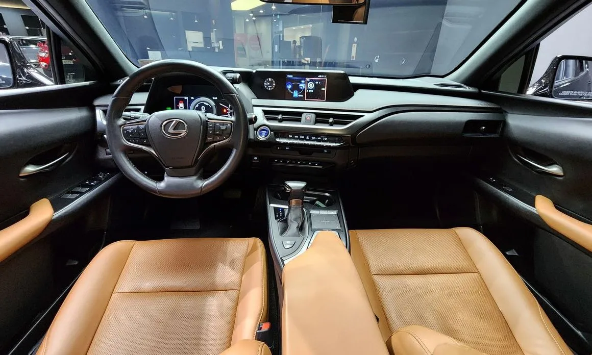 Lexus UX — фото 8
