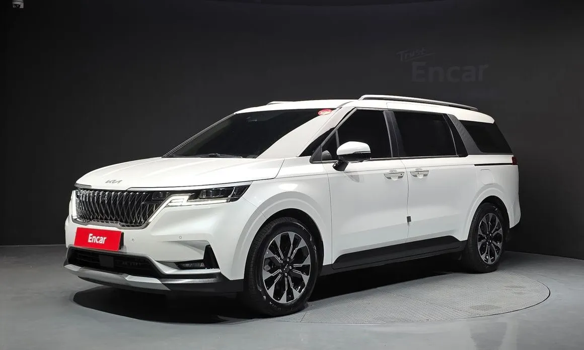 Kia Carnival — фото 1