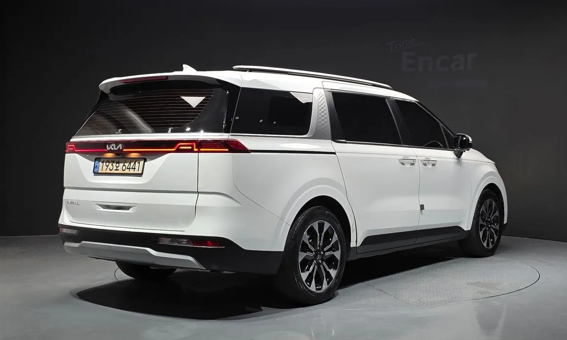 Kia Carnival — фото 4