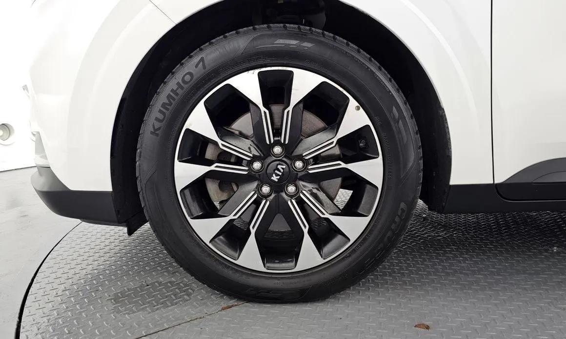 Kia Carnival — фото 10