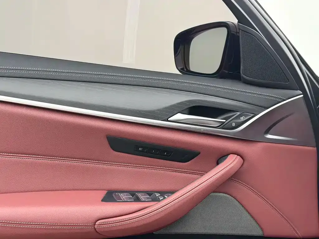 BMW 5 Series — фото 10