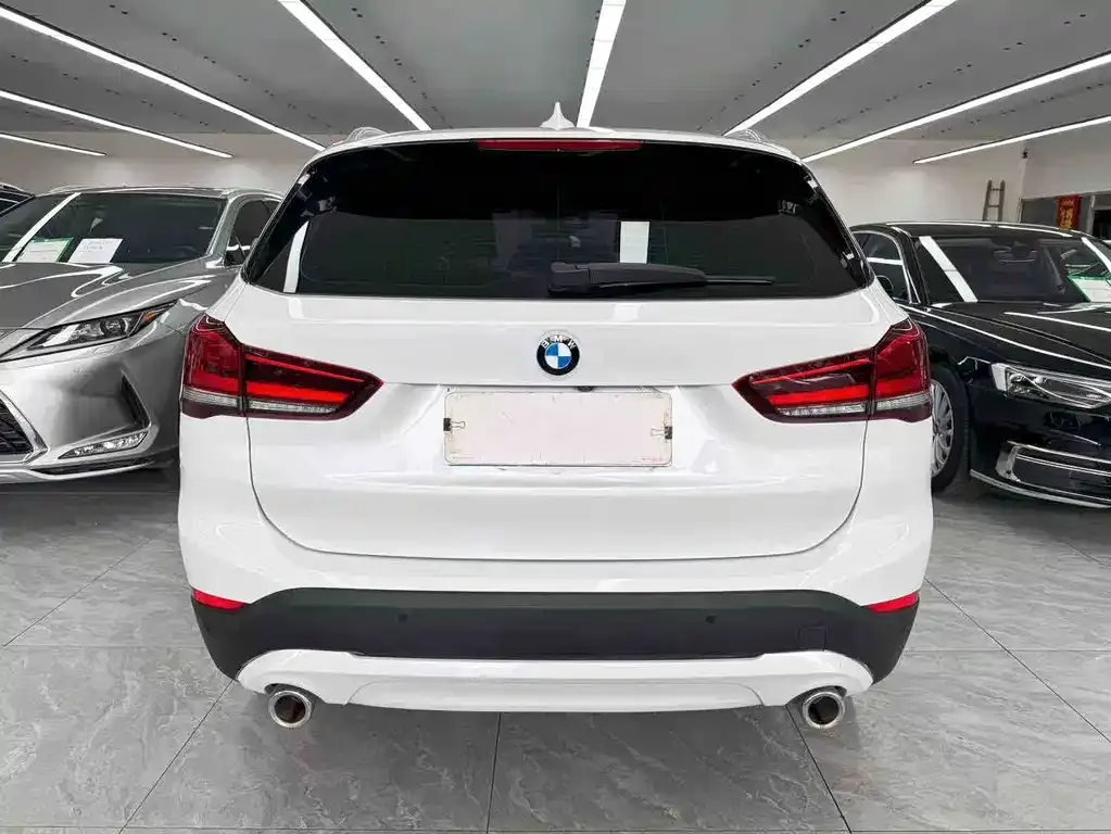 BMW X1 — фото 8