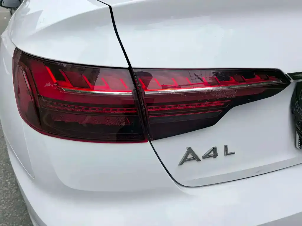 Audi A4L — фото 2