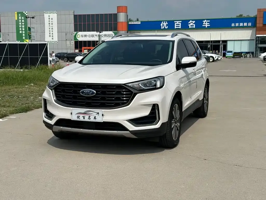 Ford Edge — фото 1