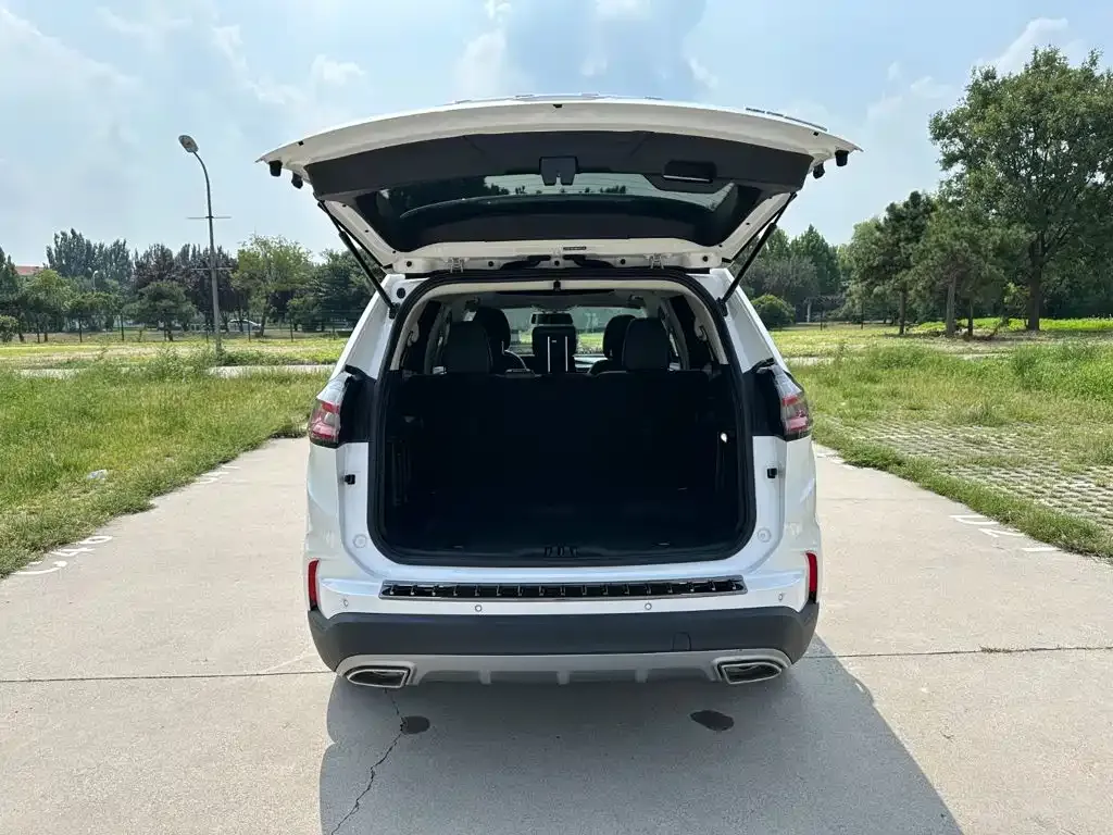 Ford Edge — фото 10