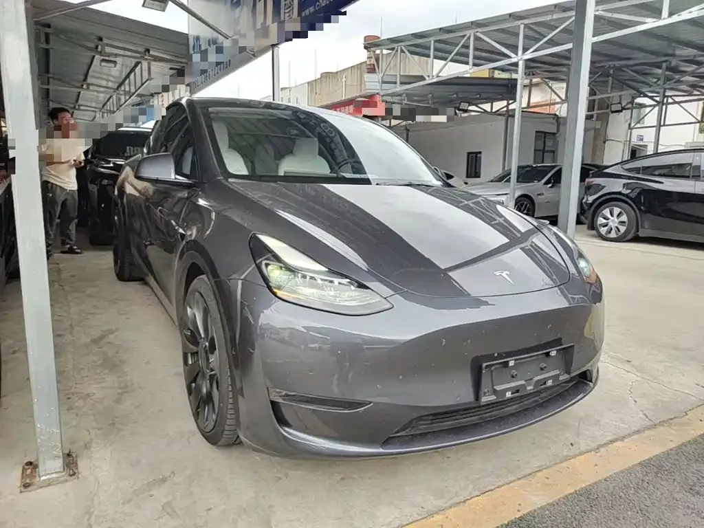 Tesla Model Y — фото 7