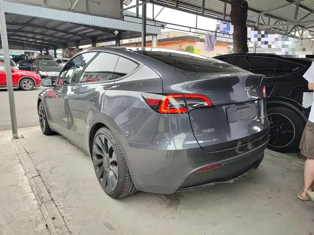 Tesla Model Y — фото 9
