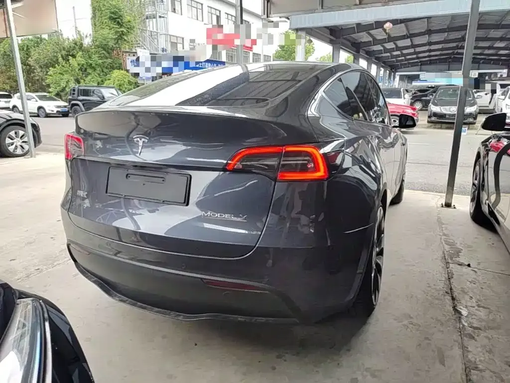 Tesla Model Y — фото 5