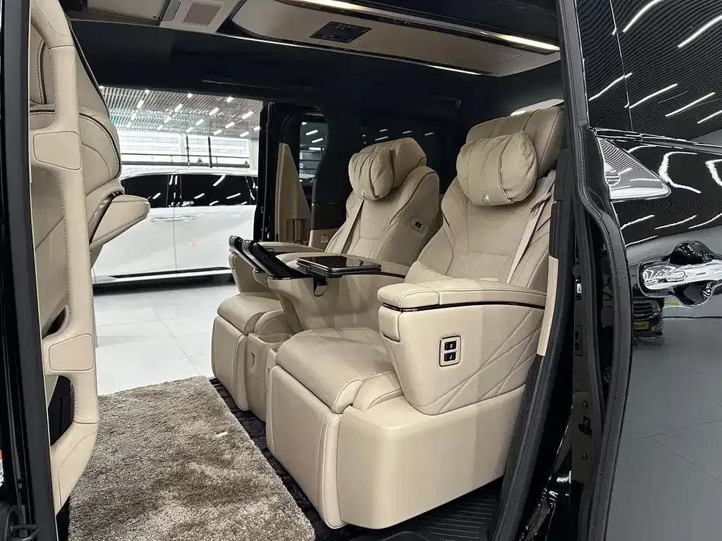 Toyota Alphard — фото 8