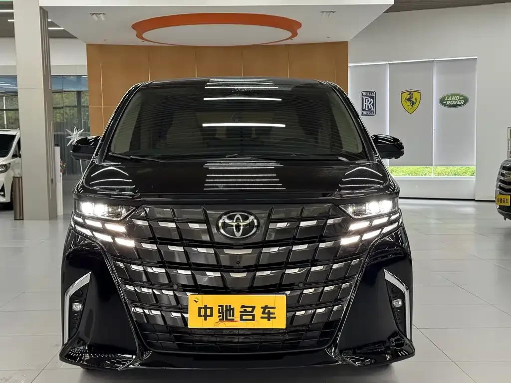 Toyota Alphard — фото 6