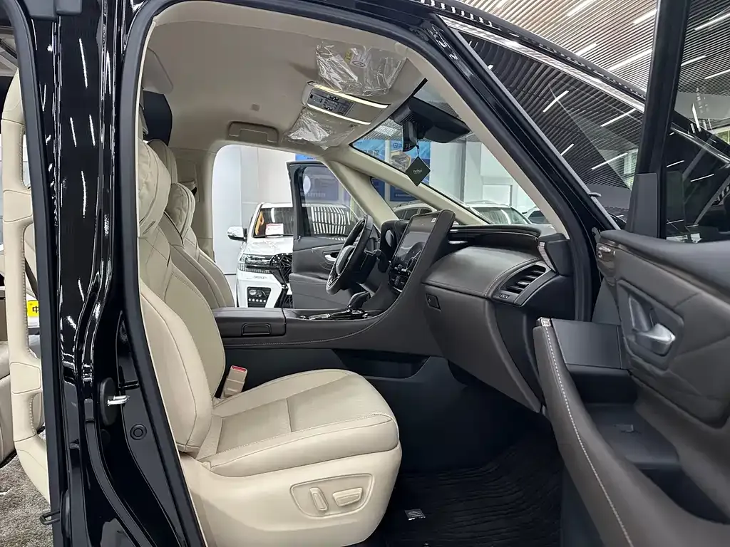 Toyota Alphard — фото 4
