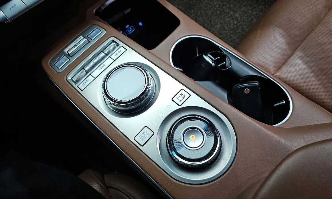 Genesis GV70 — фото 7